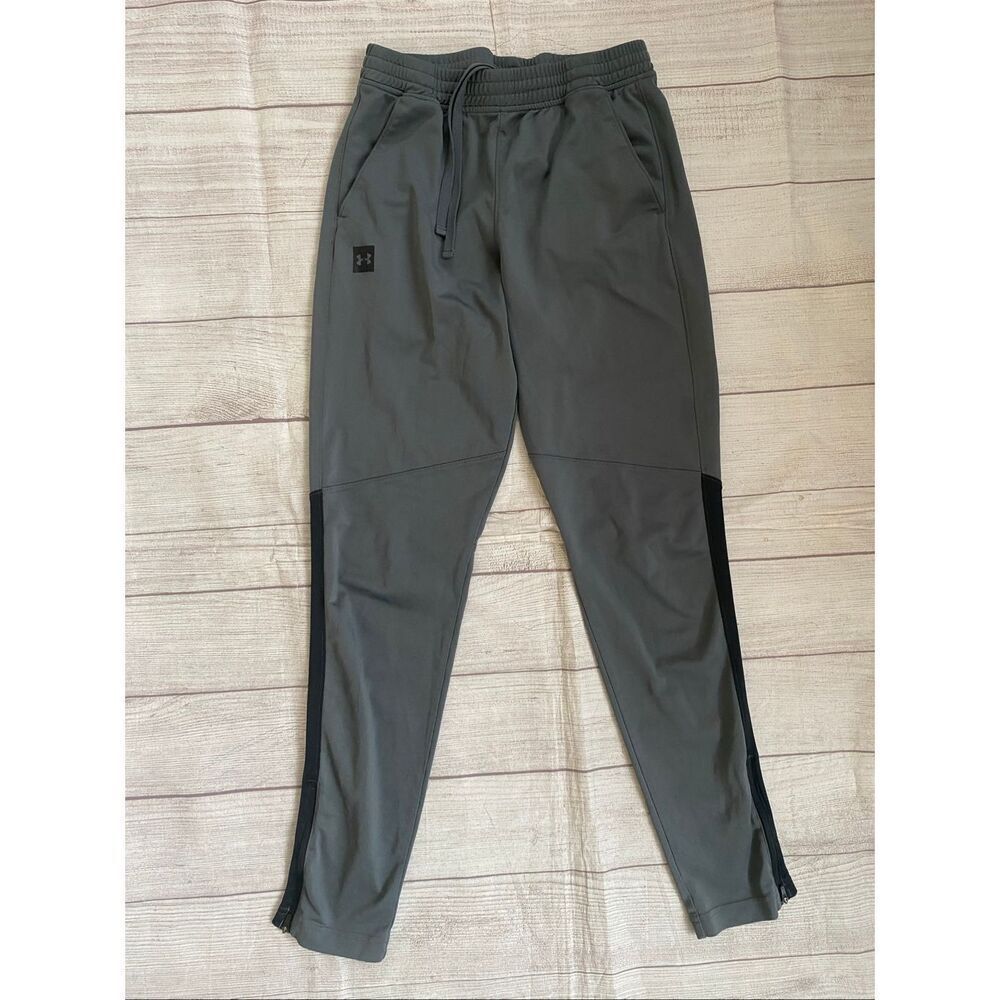 Under Armour men M tapper leg pull on joggers grey & black